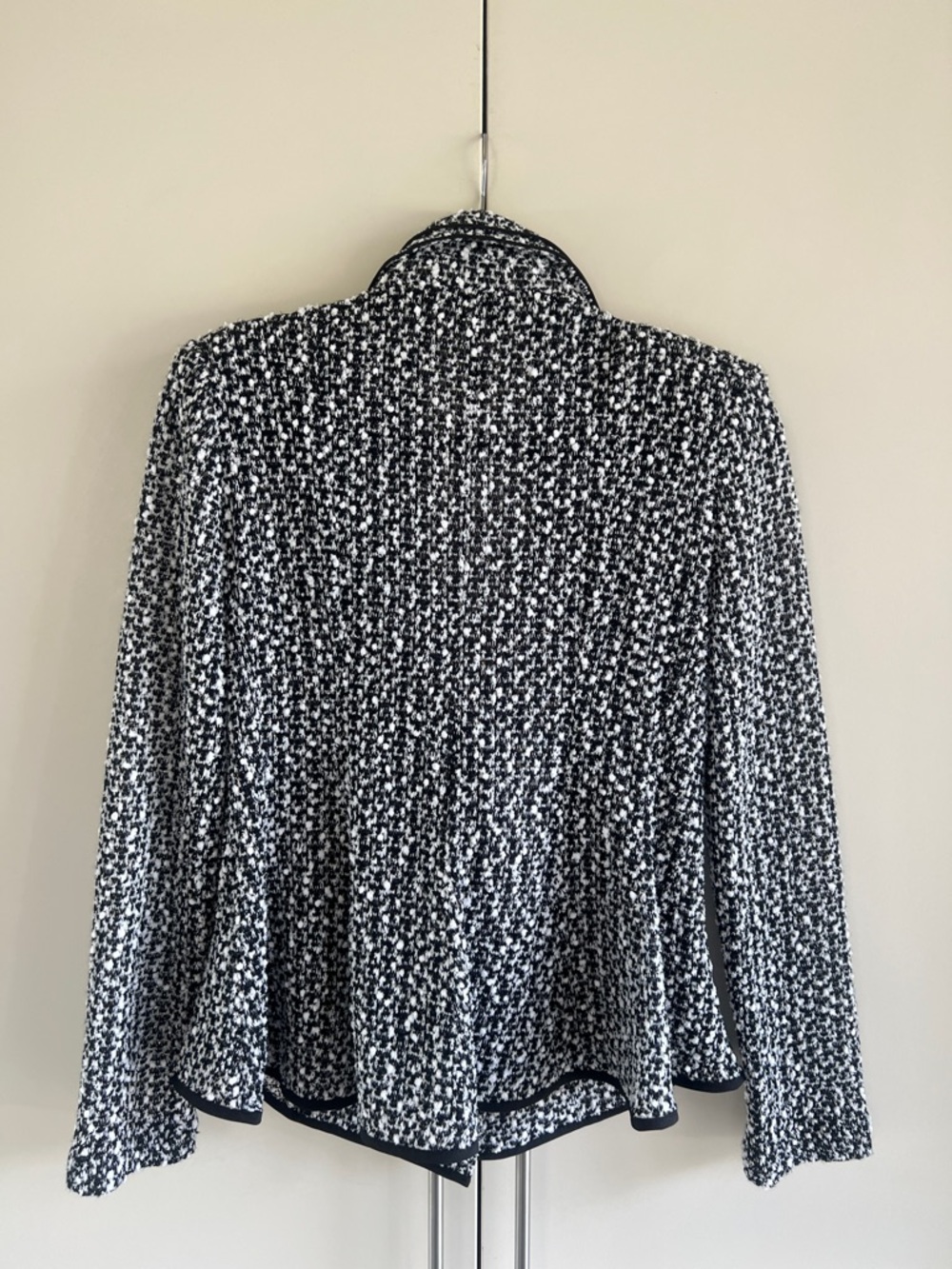 Joseph Ribkoff Ruffle Collar Boucle Jacket - Picture 11 of 11